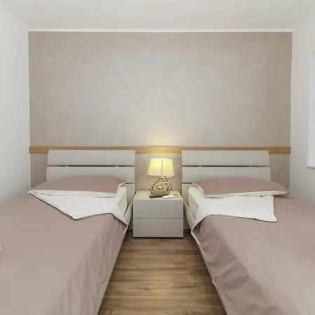 Casa Nonnina In - Haus Fuer 4 Personen * Porec