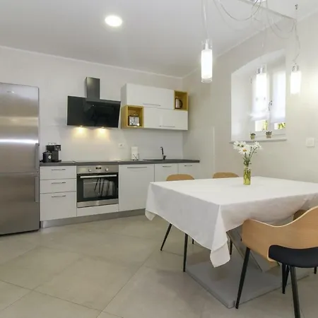 Casa Nonnina In - Haus Fuer 4 Personen * Porec