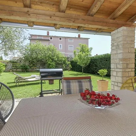 Casa Nonnina In - Haus Fuer 4 Personen Porec