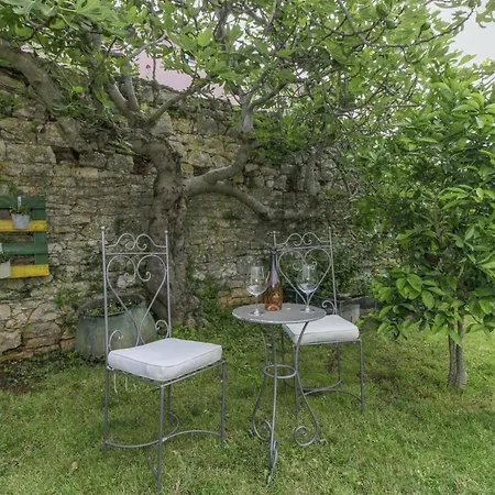 Casa Nonnina In - Haus Fuer 4 Personen Porec