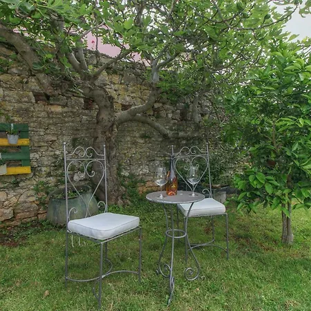 Nonina Hiza In - Haus Fuer 4 Personen Hébergement de vacances Poreč