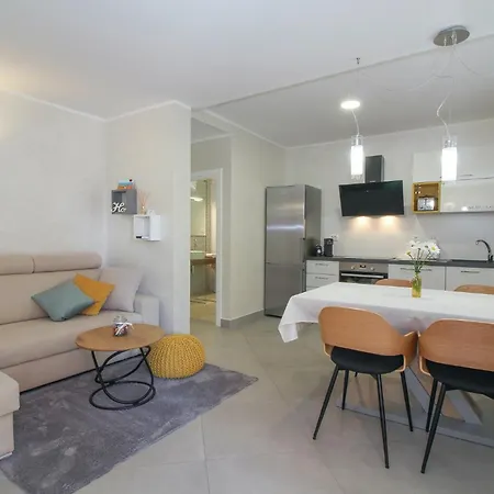 Nonina Hiza In - Haus Fuer 4 Personen Hébergement de vacances